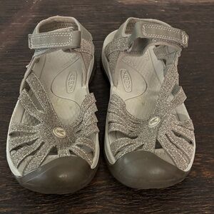 Keen Rose fisherman sandal. Sz 8. Like new.